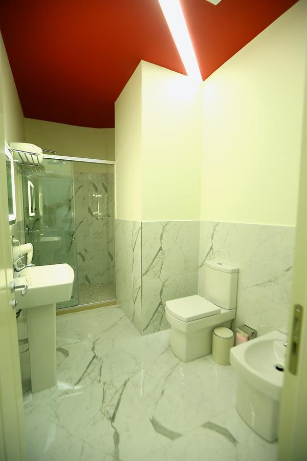 Vllaznia Hotel 3*